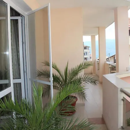 Appartement Tanevi *